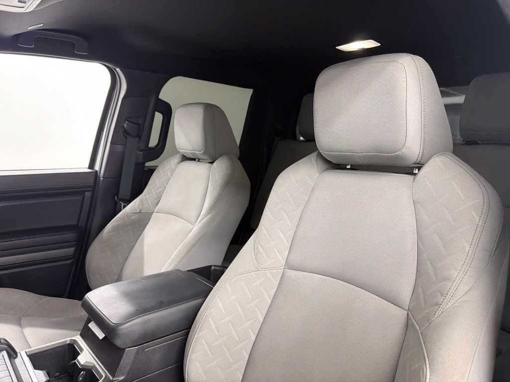 Certified 2025 Toyota Tacoma SR5 AWD/4WD image 23