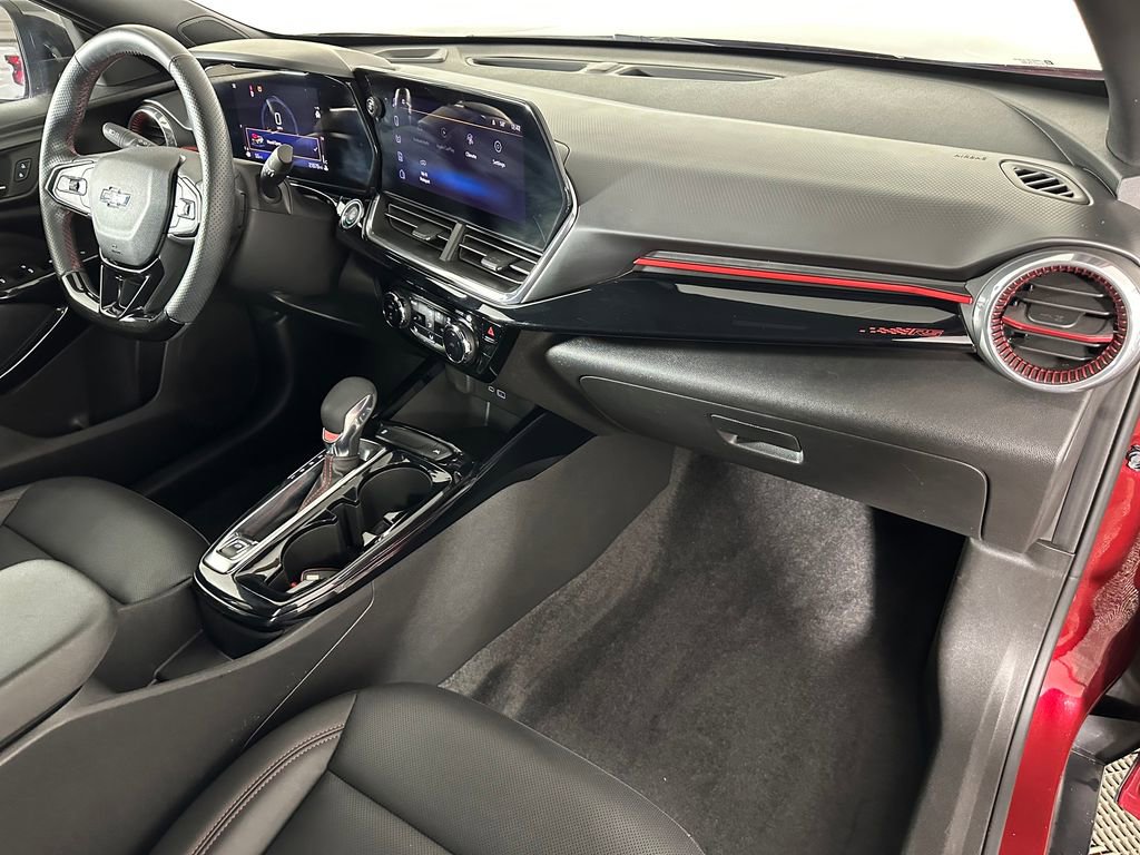 Used 2024 Chevrolet Trax RS w/ Driver Confidence Package image 30