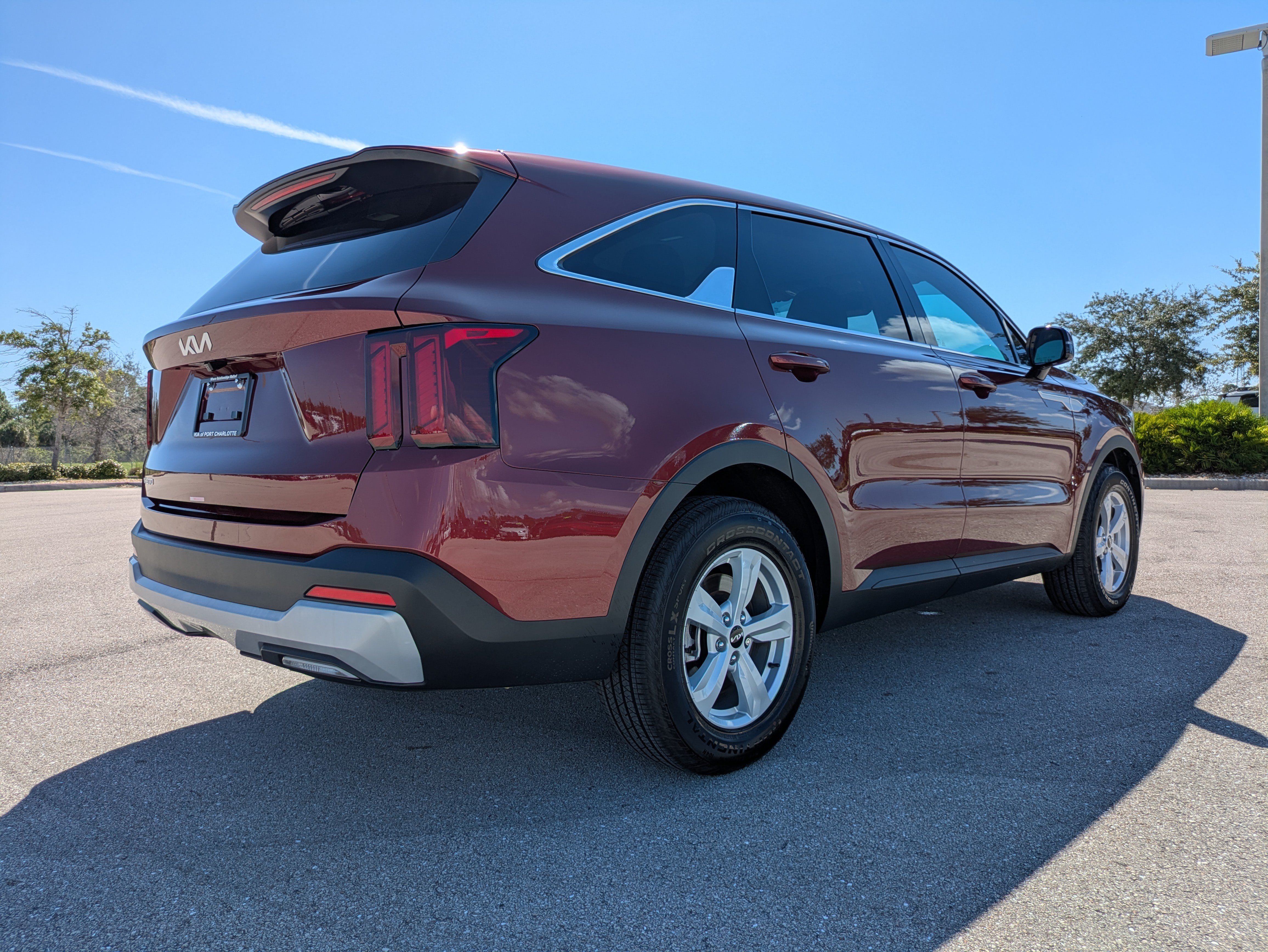 Certified 2025 Kia Sorento LX FWD image 4