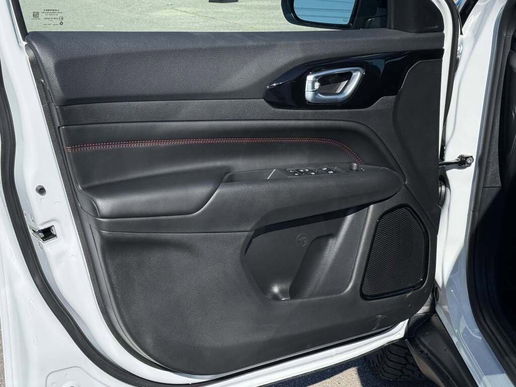 New 2026 Jeep Compass Trailhawk image 19