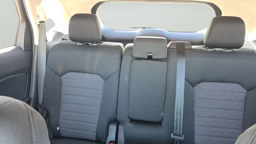 Used 2022 Ford Edge SE image 13