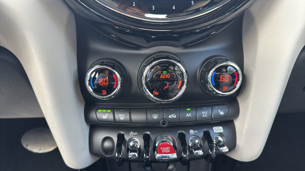 Used 2024 MINI Cooper S w/ Signature Upholstery Package FWD image 31