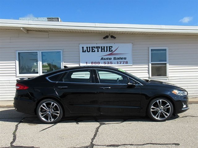 Used 2020 Ford Fusion Titanium FWD image 3