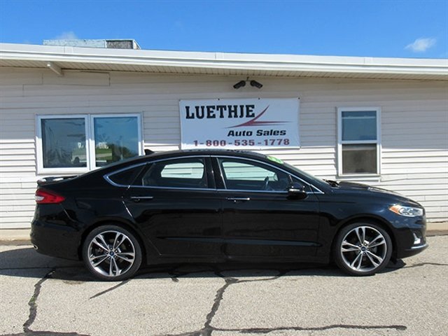 Used 2020 Ford Fusion Titanium image 3