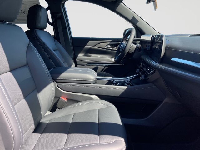 New 2027 Chevrolet Traverse LT w/ Driver Confidence Package AWD/4WD image 16