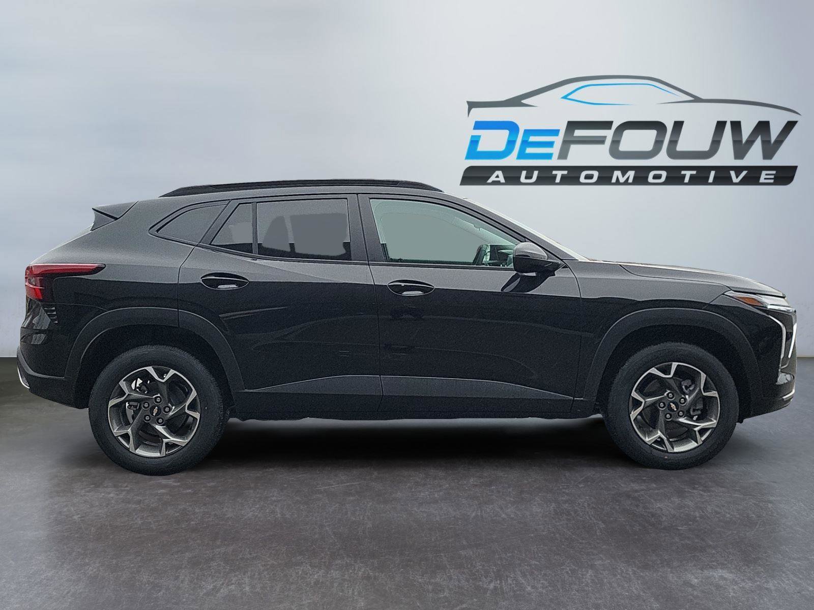 New 2026 Chevrolet Trax LT w/ Driver Confidence Package image 2