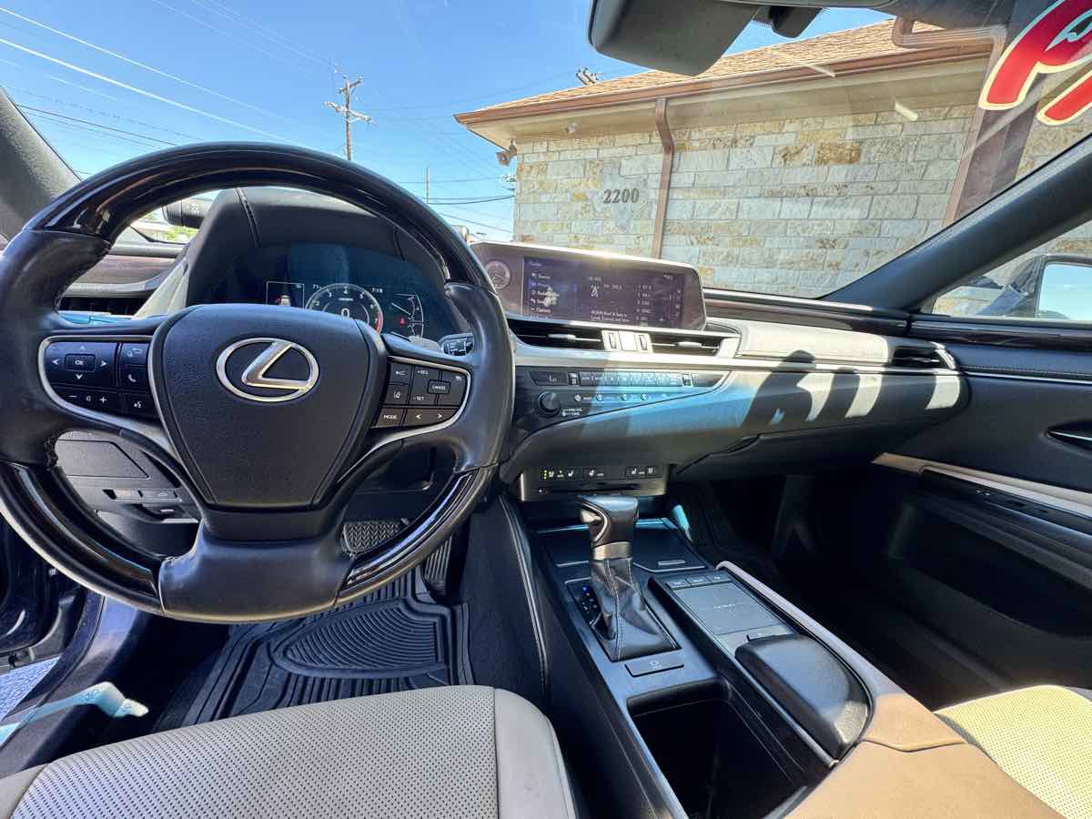 Used 2019 Lexus ES 350 image 10