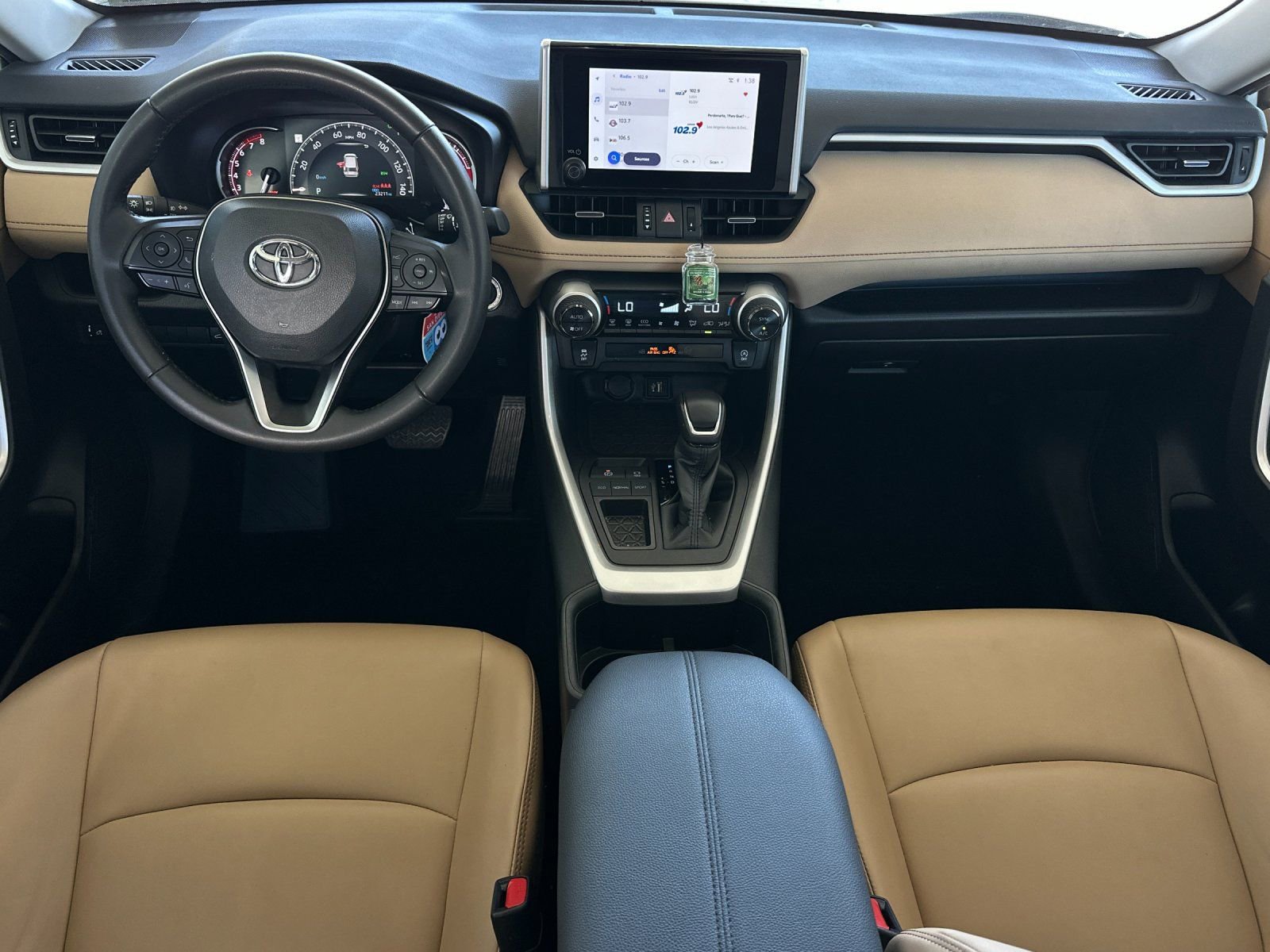 Used 2025 Toyota RAV4 XLE Premium image 12