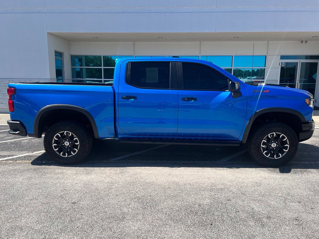 Used 2025 Chevrolet Silverado 1500 ZR2 AWD/4WD image 3