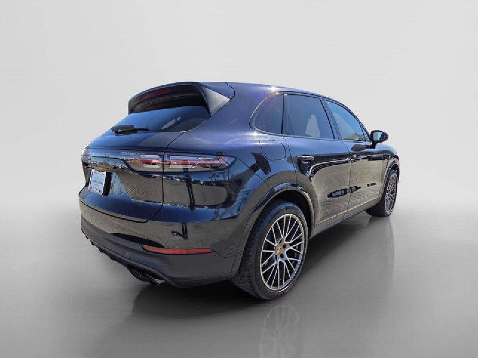 Used 2022 Porsche Cayenne Platinum Edition AWD/4WD image 5