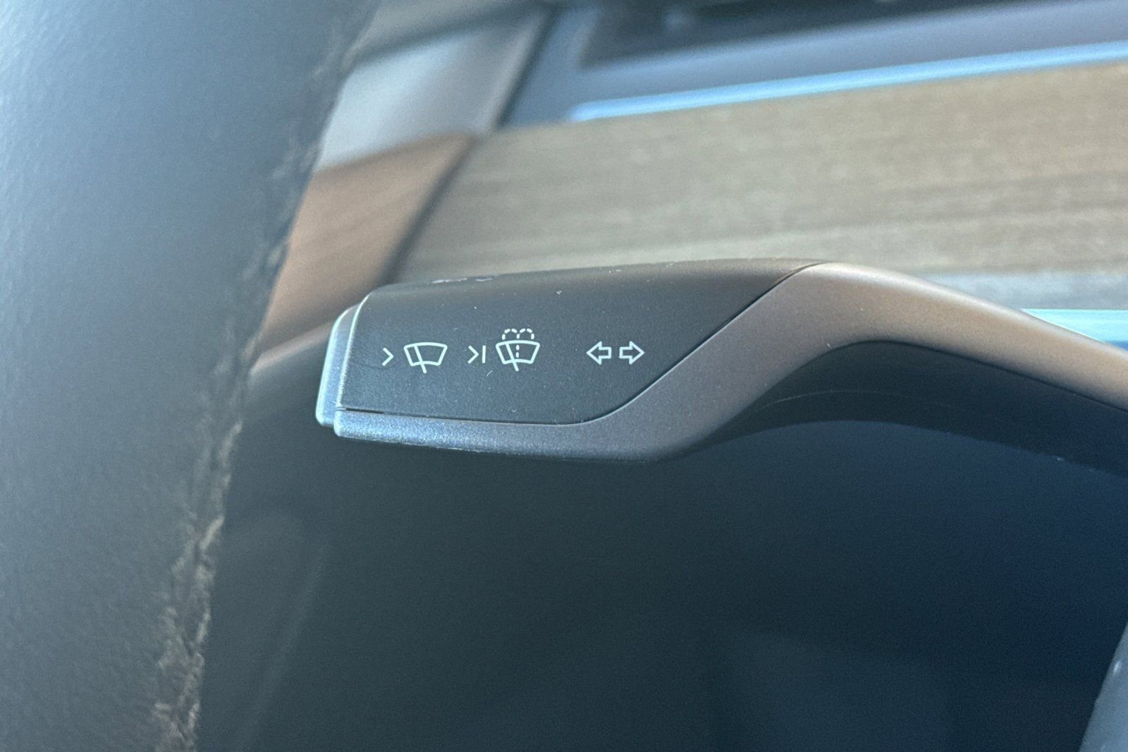 Used 2023 Tesla Model Y Long Range image 32