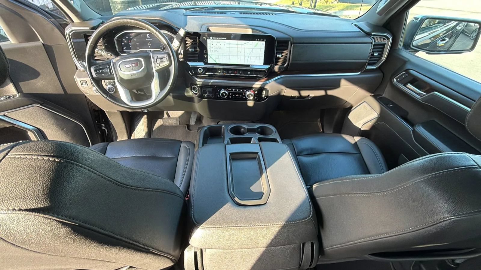Used 2025 GMC Sierra 1500 SLT RWD image 31