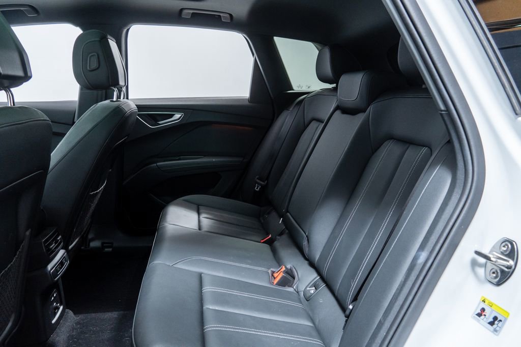 Used 2024 Audi Q4 e-tron Premium Plus w/ Premium Plus image 25