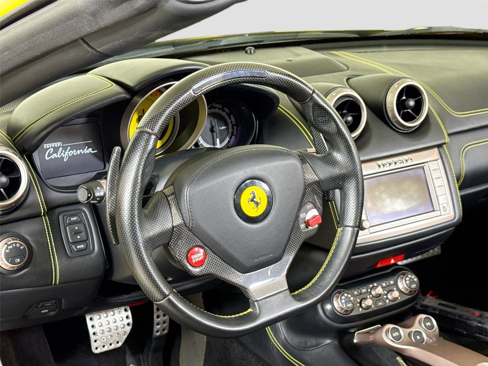 Used 2014 Ferrari California image 16