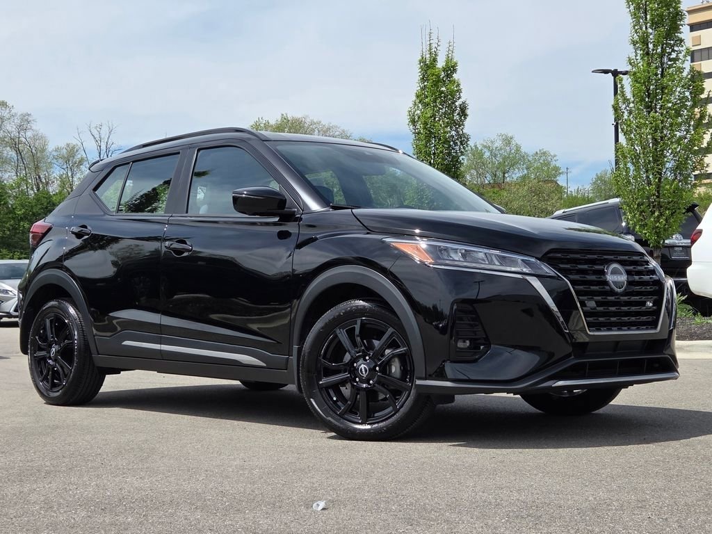 Used 2024 Nissan Kicks SR w/ SR Premium Package image 9