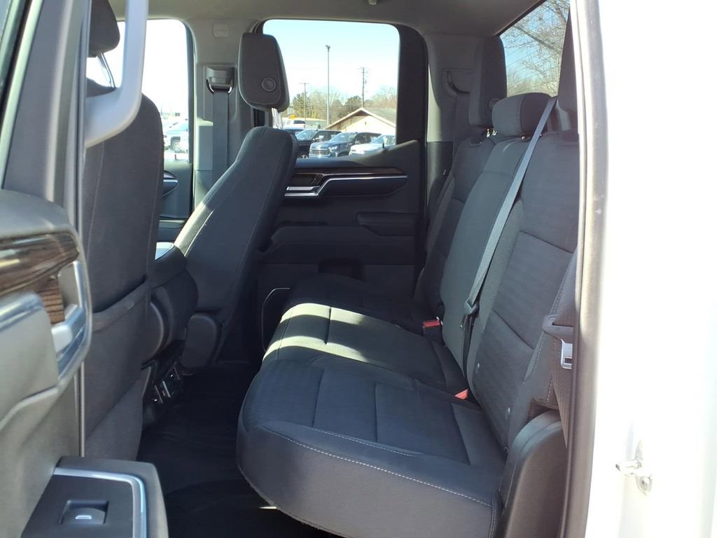 Used 2022 Chevrolet Silverado 1500 LT image 12