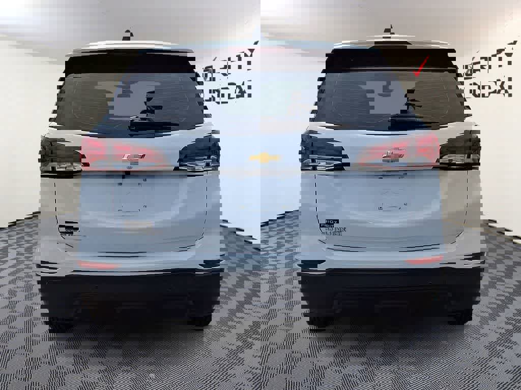Used 2023 Chevrolet Equinox LS w/ Driver Confidence II Package image 5