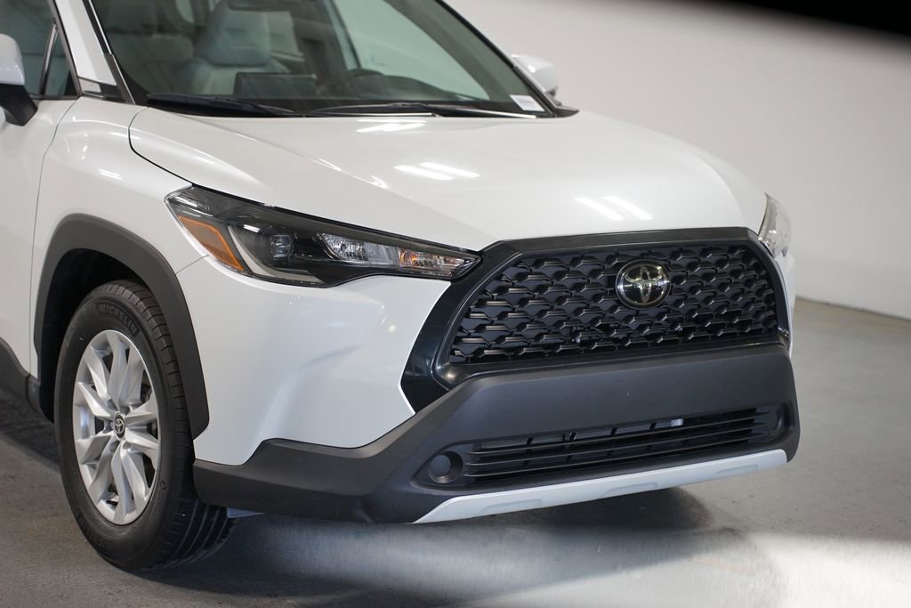 Certified 2023 Toyota Corolla Cross LE FWD image 4