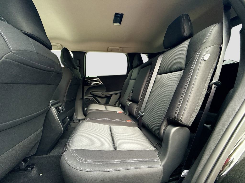 New 2025 Mitsubishi Outlander ES image 24