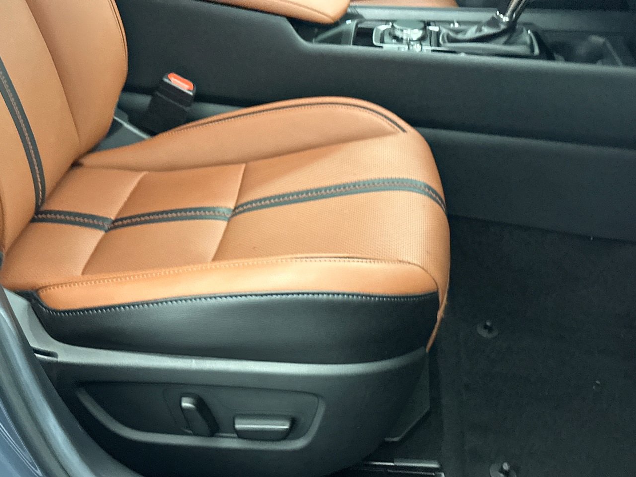 Certified 2025 MAZDA CX-50 Meridian Edition w/ Apex Package image 11