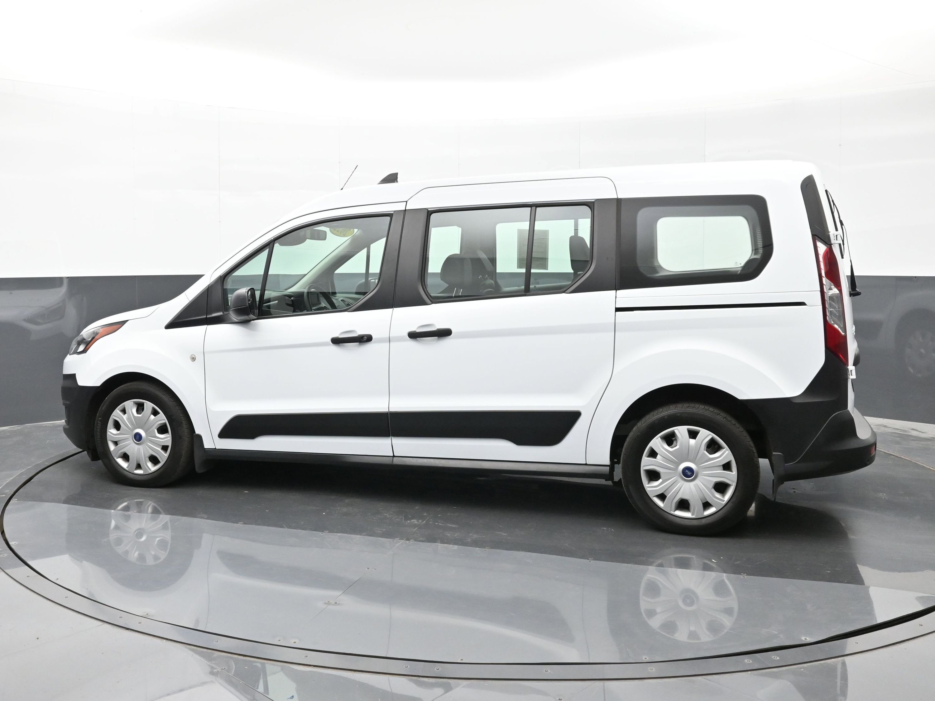 Used 2022 Ford Transit Connect XL image 5