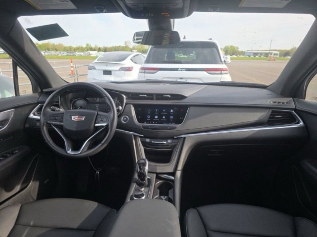 Used 2024 Cadillac XT6 Luxury w/ LPO, Floor Liner Package AWD/4WD image 10