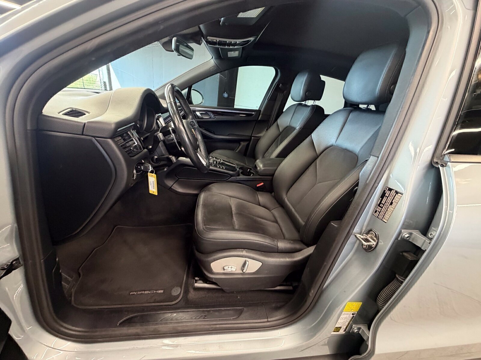 Certified 2019 Porsche Macan AWD/4WD image 8