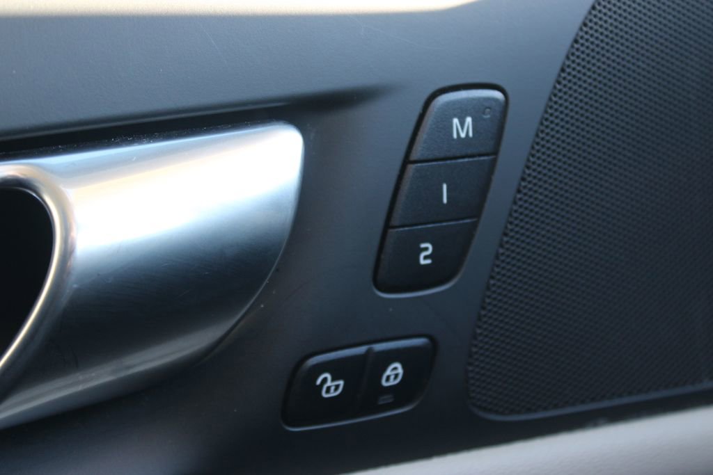 Used 2024 Volvo S60 B5 Plus image 40