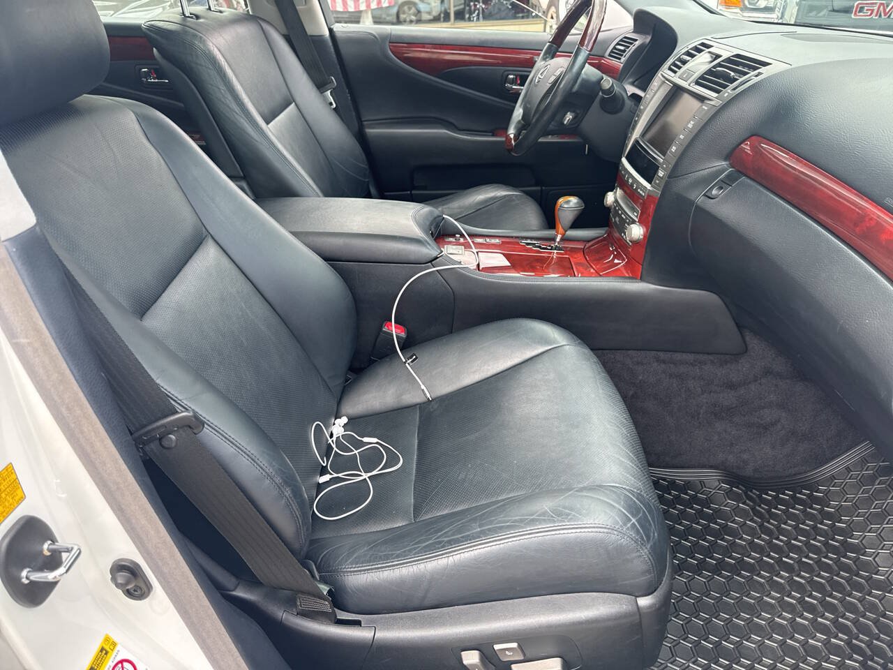Used 2011 Lexus LS 460 w/ Luxury Value Edition RWD image 11