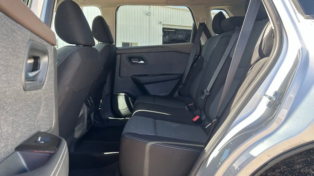 Used 2023 Nissan Rogue SV image 22