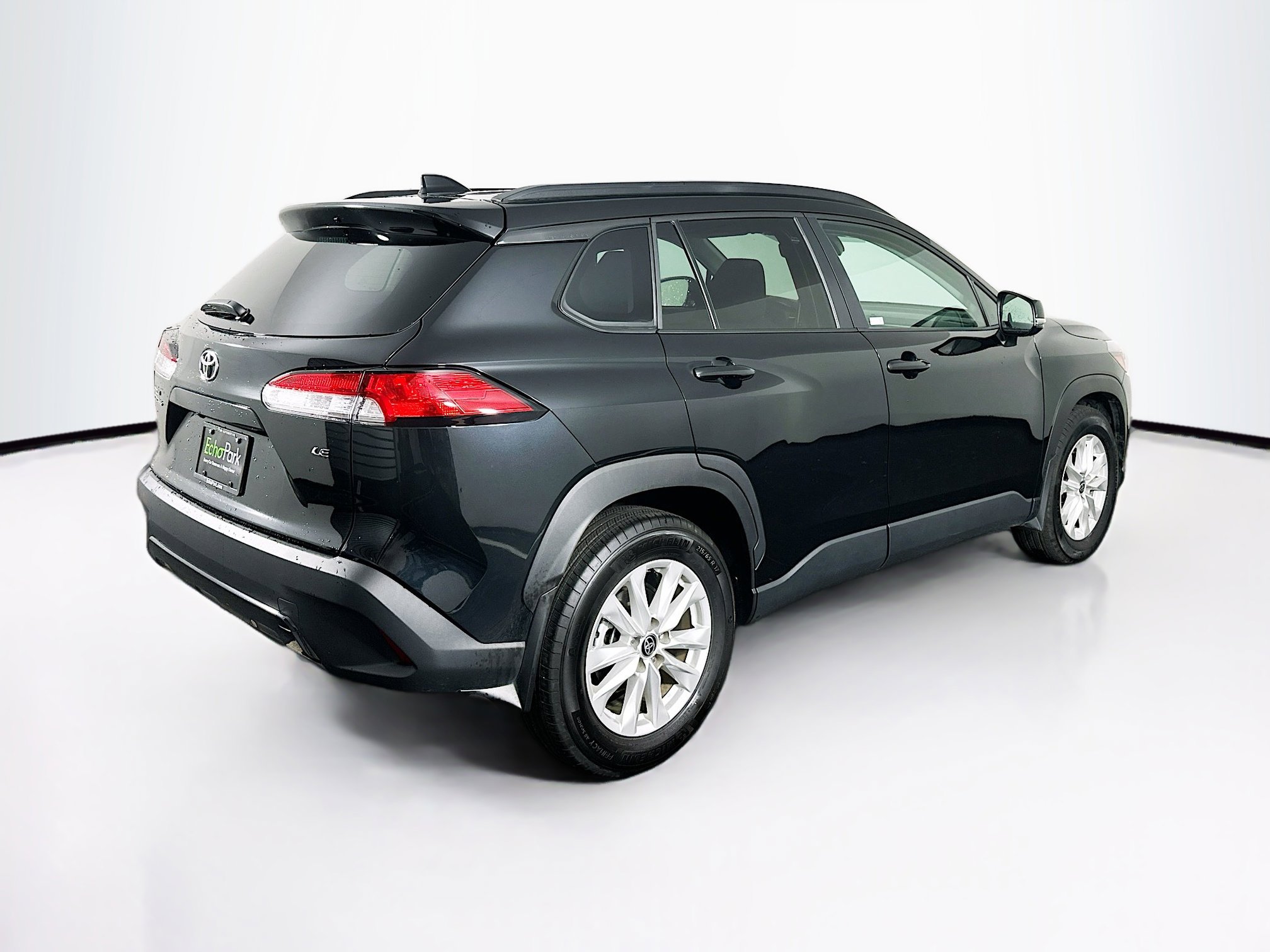 Used 2024 Toyota Corolla Cross LE image 9