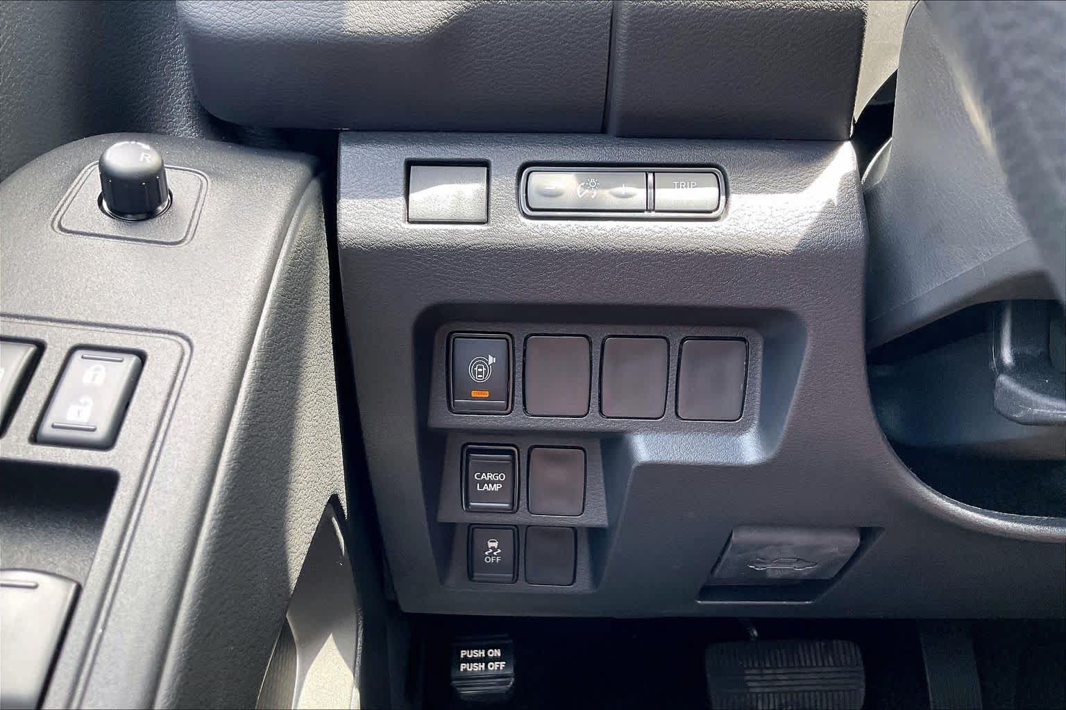 Used 2025 Nissan Frontier SV RWD image 32