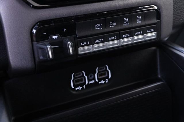 Used 2024 RAM 3500 Big Horn w/ Night Edition image 18