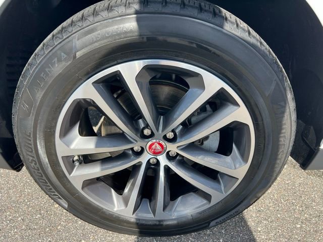 Used 2020 Jaguar F-PACE Premium image 17