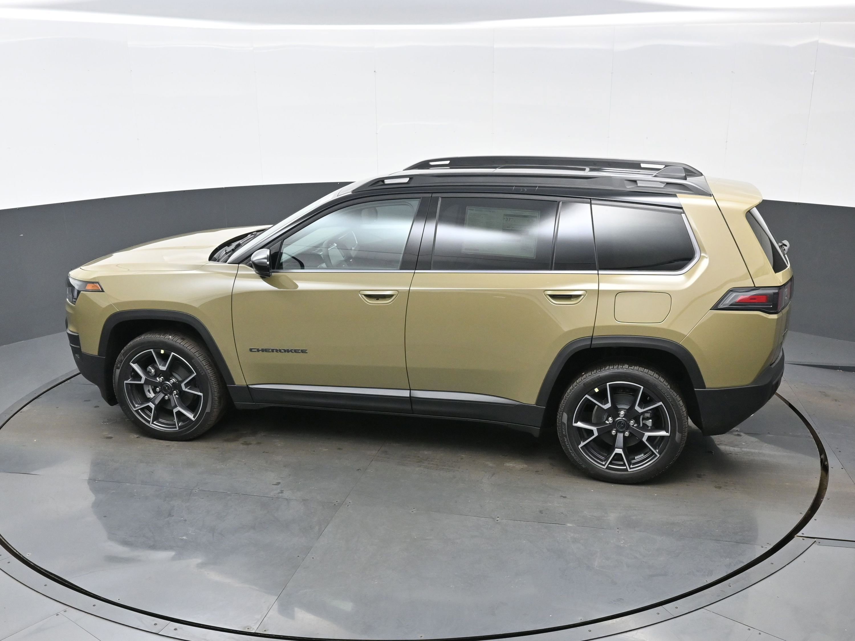 New 2026 Jeep Cherokee Overland w/ Trailer Tow Group AWD/4WD image 22
