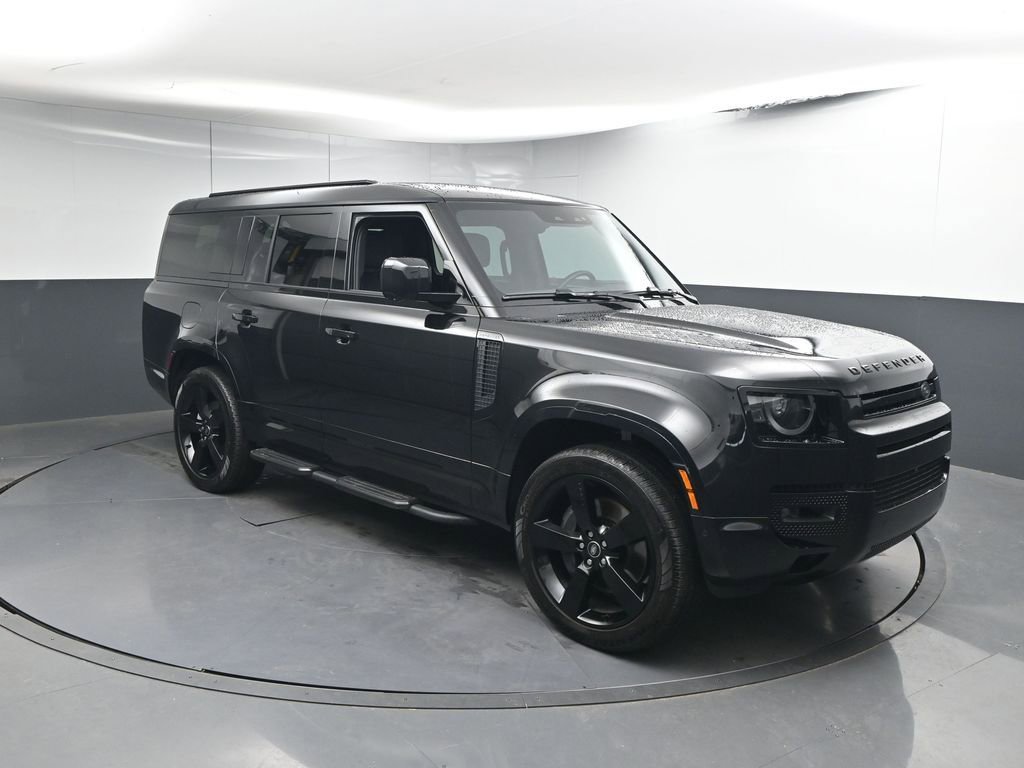 Used 2025 Land Rover Defender 130 X-Dynamic SE AWD/4WD image 25