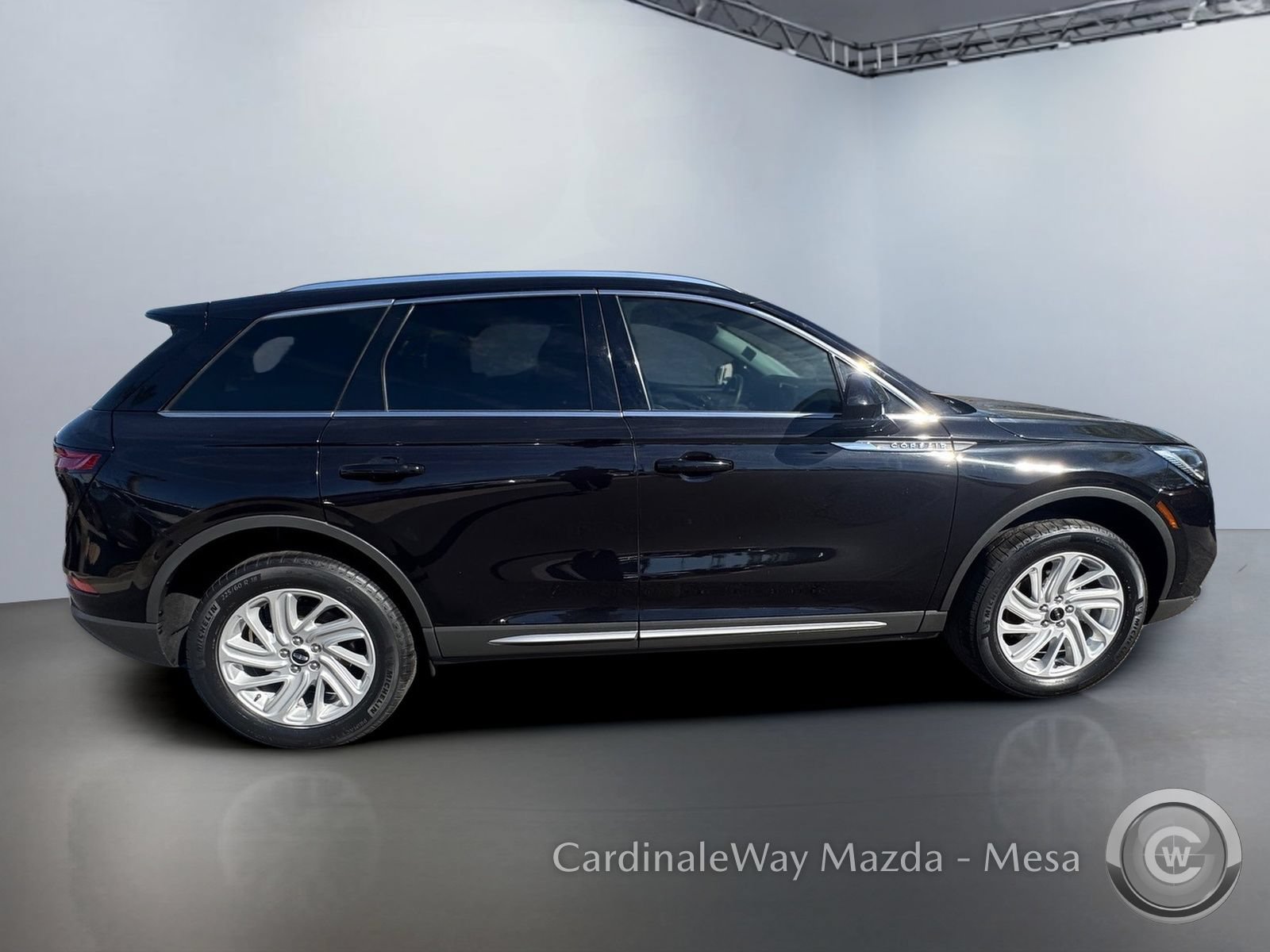 Used 2021 Lincoln Corsair AWD image 3