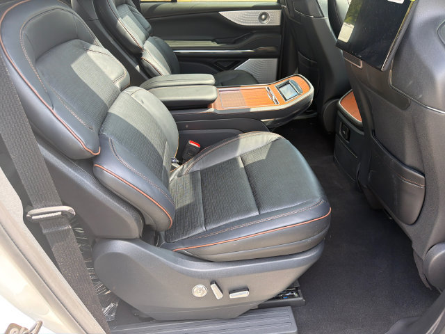 New 2027 Lincoln Navigator L Black Label AWD/4WD image 16