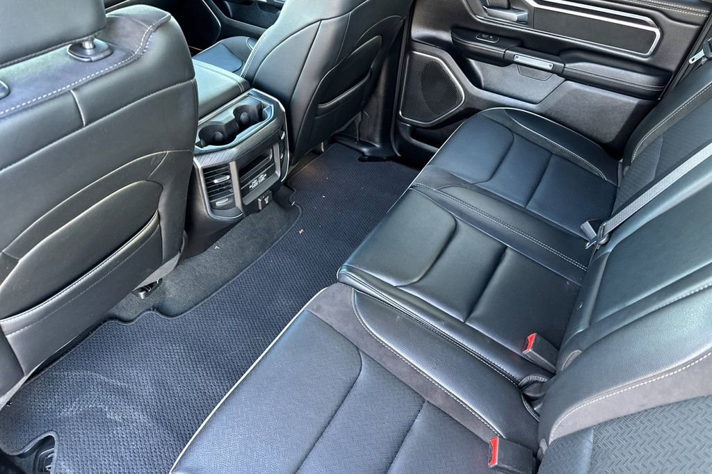 Used 2024 RAM 1500 Laramie AWD/4WD image 12