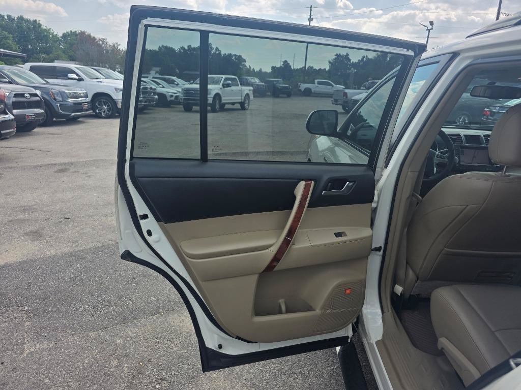 Used 2012 Toyota Highlander Limited FWD image 9
