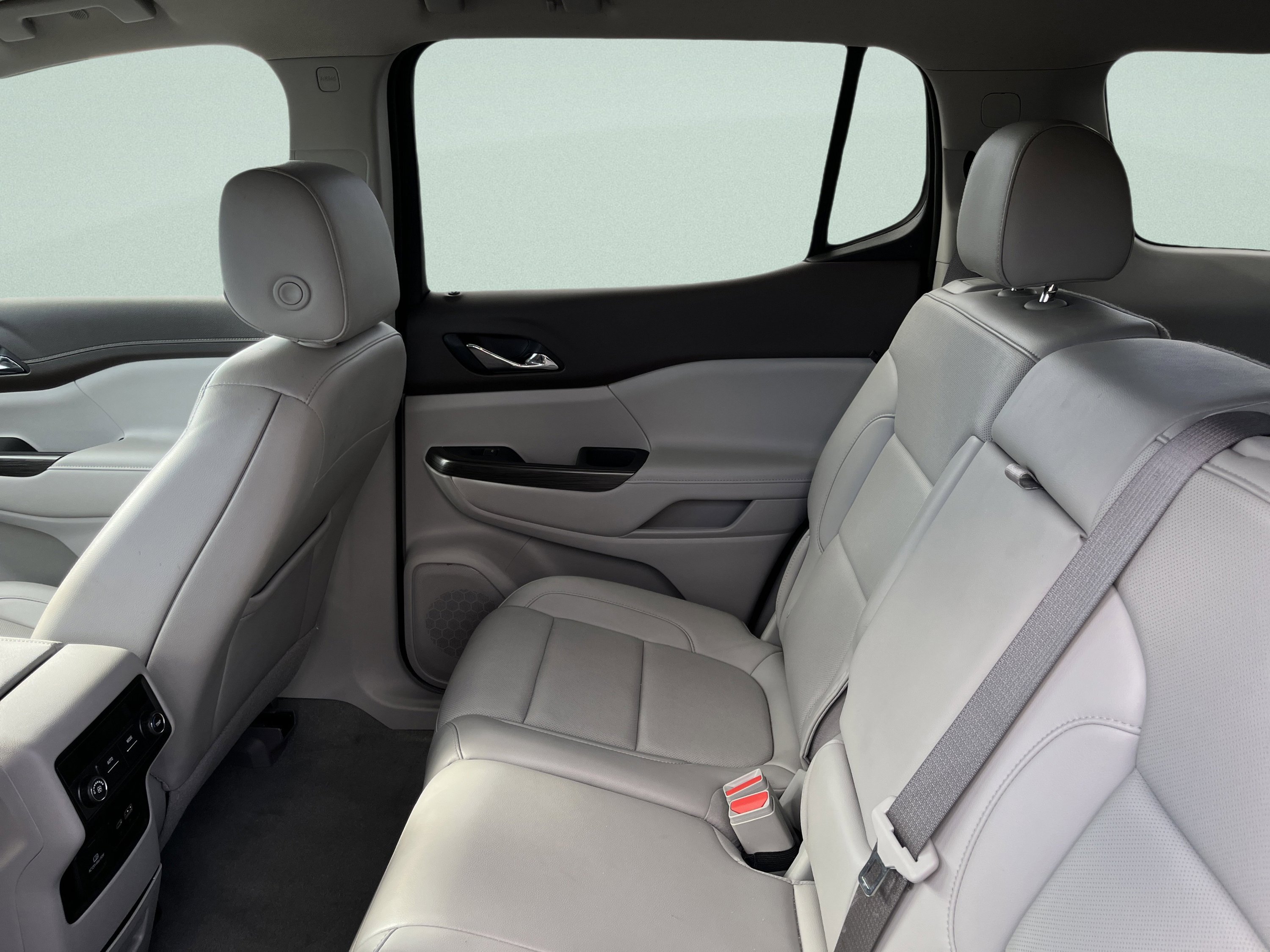 Used 2023 GMC Acadia SLT image 15