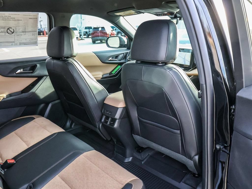 New 2026 Chevrolet Equinox ACTIV w/ Convenience Package III AWD/4WD image 24