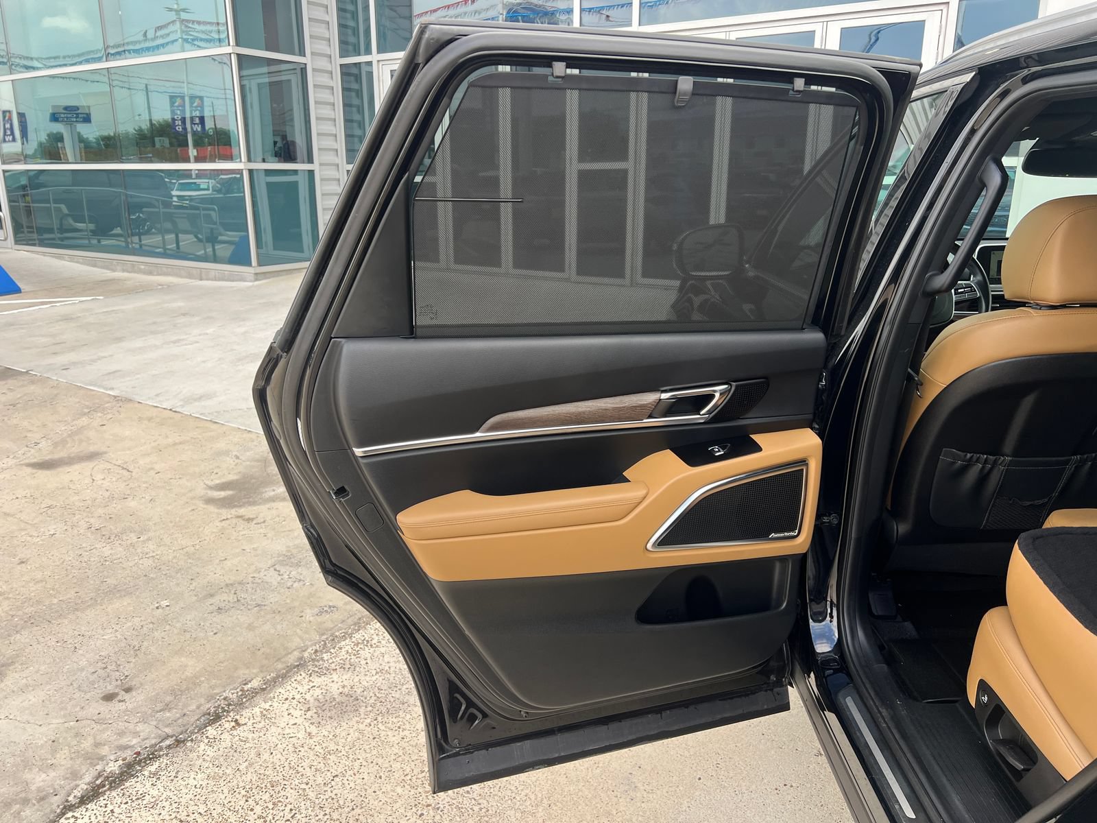 Used 2021 Kia Telluride SX w/ Towing Package FWD image 12