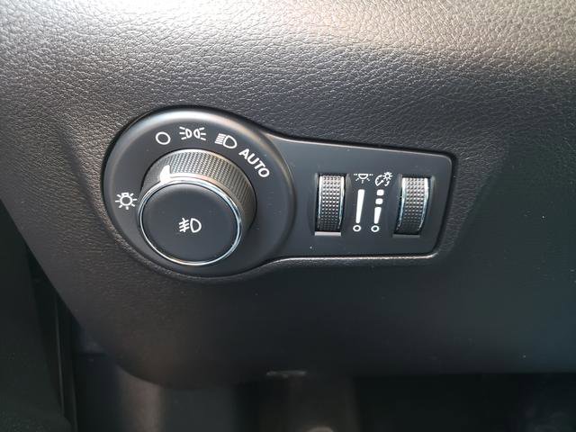 Used 2022 Jeep Compass Latitude image 28