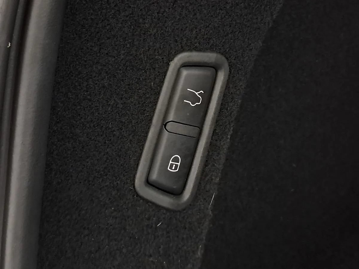 Used 2021 Maserati Levante S AWD/4WD image 35