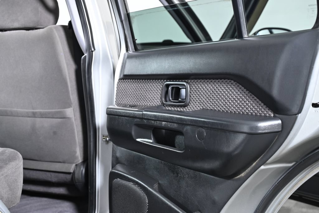 Used 2004 Nissan Pathfinder SE w/ (SRF) SE Sunroof Pkg AWD/4WD image 27