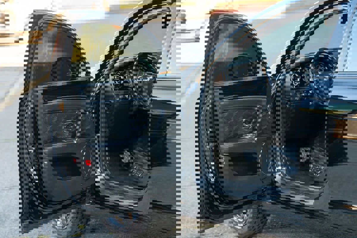 Used 2015 Bentley Flying Spur V8 image 57