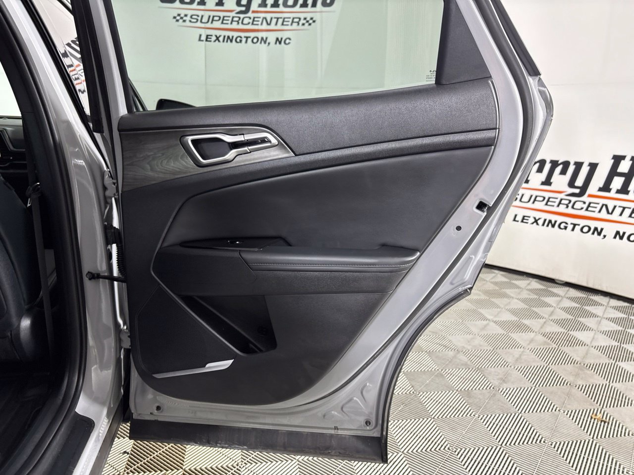 Used 2025 Kia Sportage X-Line w/ Premium Package AWD/4WD image 29