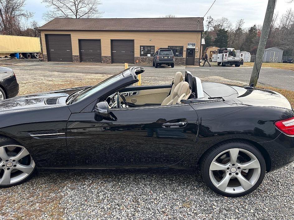 Used 2012 Mercedes-Benz SLK 350 2dr Roadster SLK 350 w/ Premium I Pkg image 8