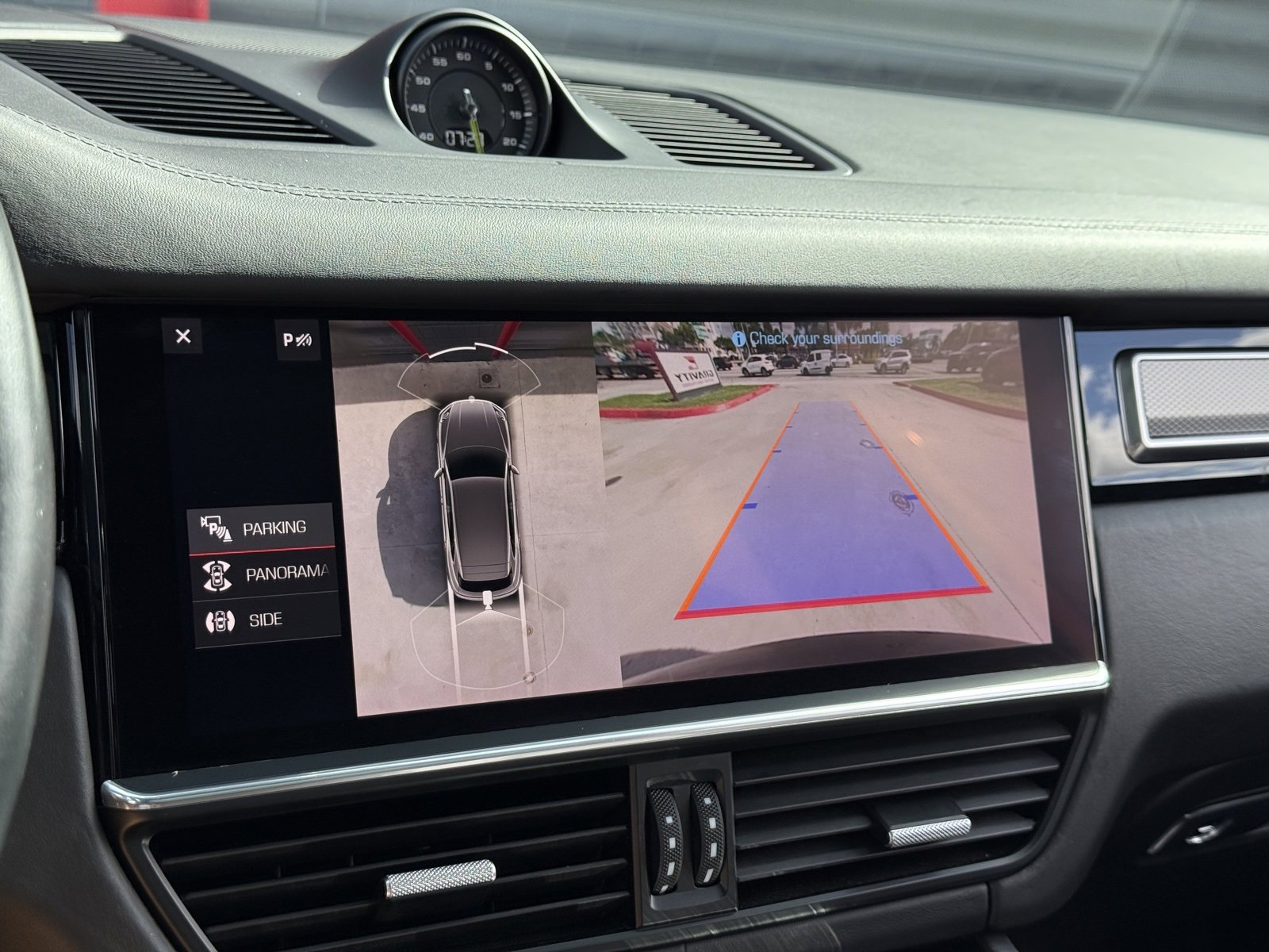 Used 2021 Porsche Cayenne Turbo S image 29